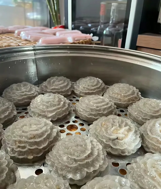 我妈让我发网上卖，笑死了，我卖给谁啊