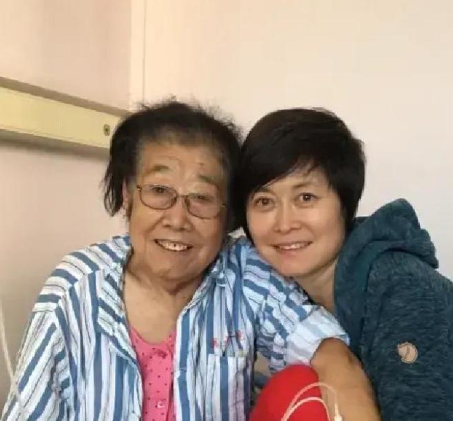 考古了一下主持人敬一丹的家世，真的是太牛了！一家子都没有一个“掉链子”的！