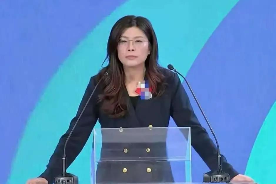 有读者问我对郑丽文的看法变没变，我实话实说，确实变了。刚开始她当选主席，