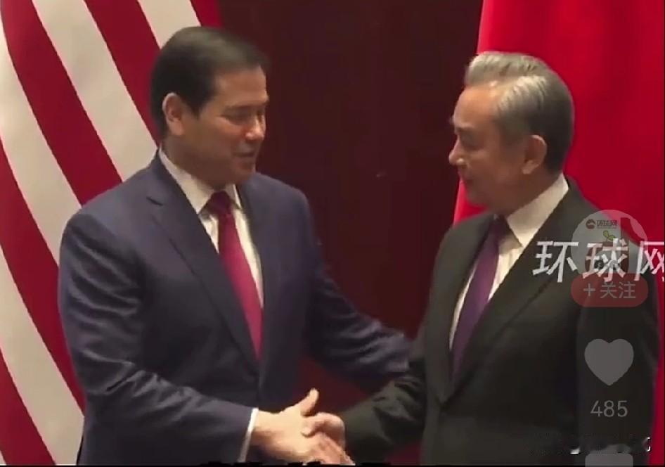 华春莹共同出席和卢比奥打交道，确实有点儿棘手，一方面他是现任的国务卿，在外交