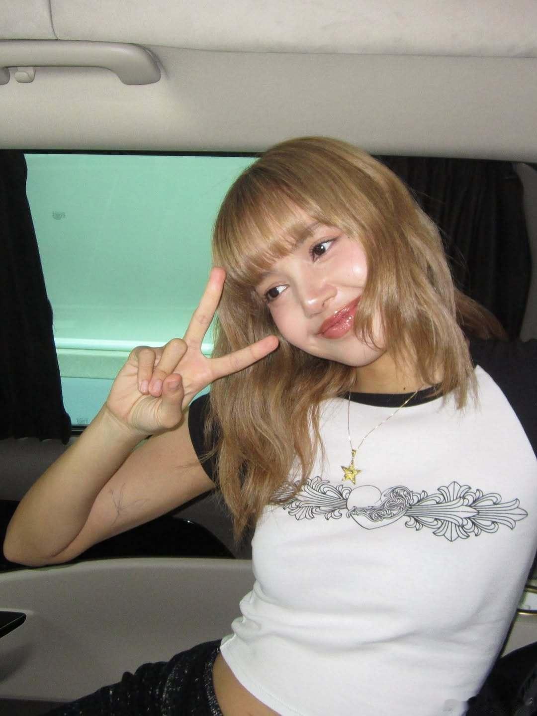 lisa｜lisakpop女永一韩国索尼音乐分享了Lisa将“欢迎来到Li