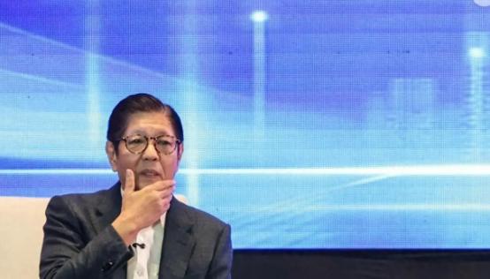 总统太忙就不用缴税？马科斯这次把自己推到了风口浪尖。 8月14日，菲律宾总统
