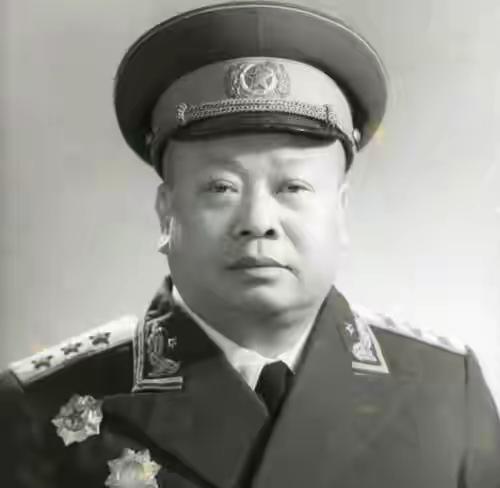 1955年授衔，此人死活不当上将，毛主席拍案：你不当，别人怎么办？“这份上