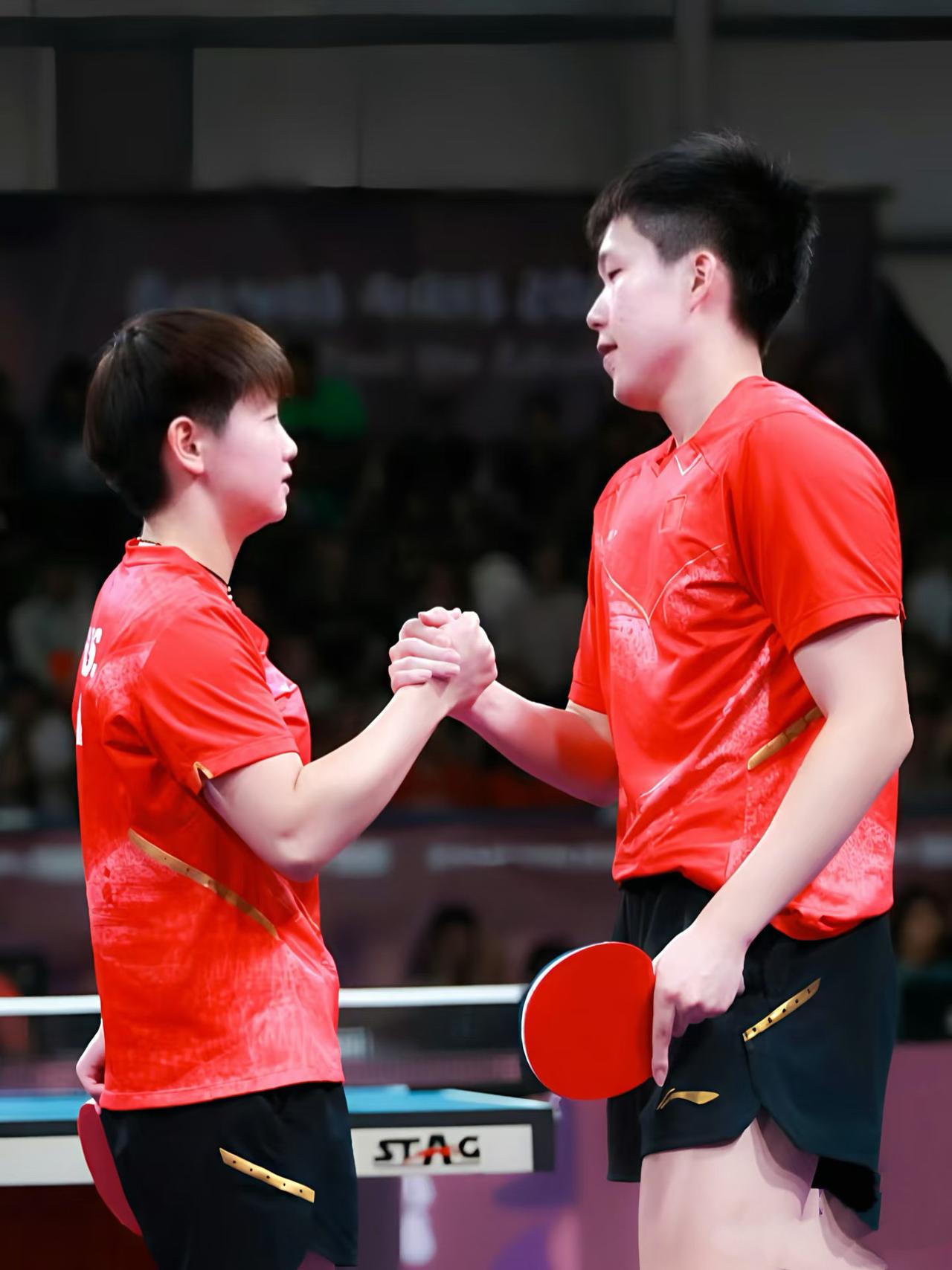 我有种特别的预感，王楚钦估计是孙颖莎这辈子遇到的最好默契伙伴赛场上一个