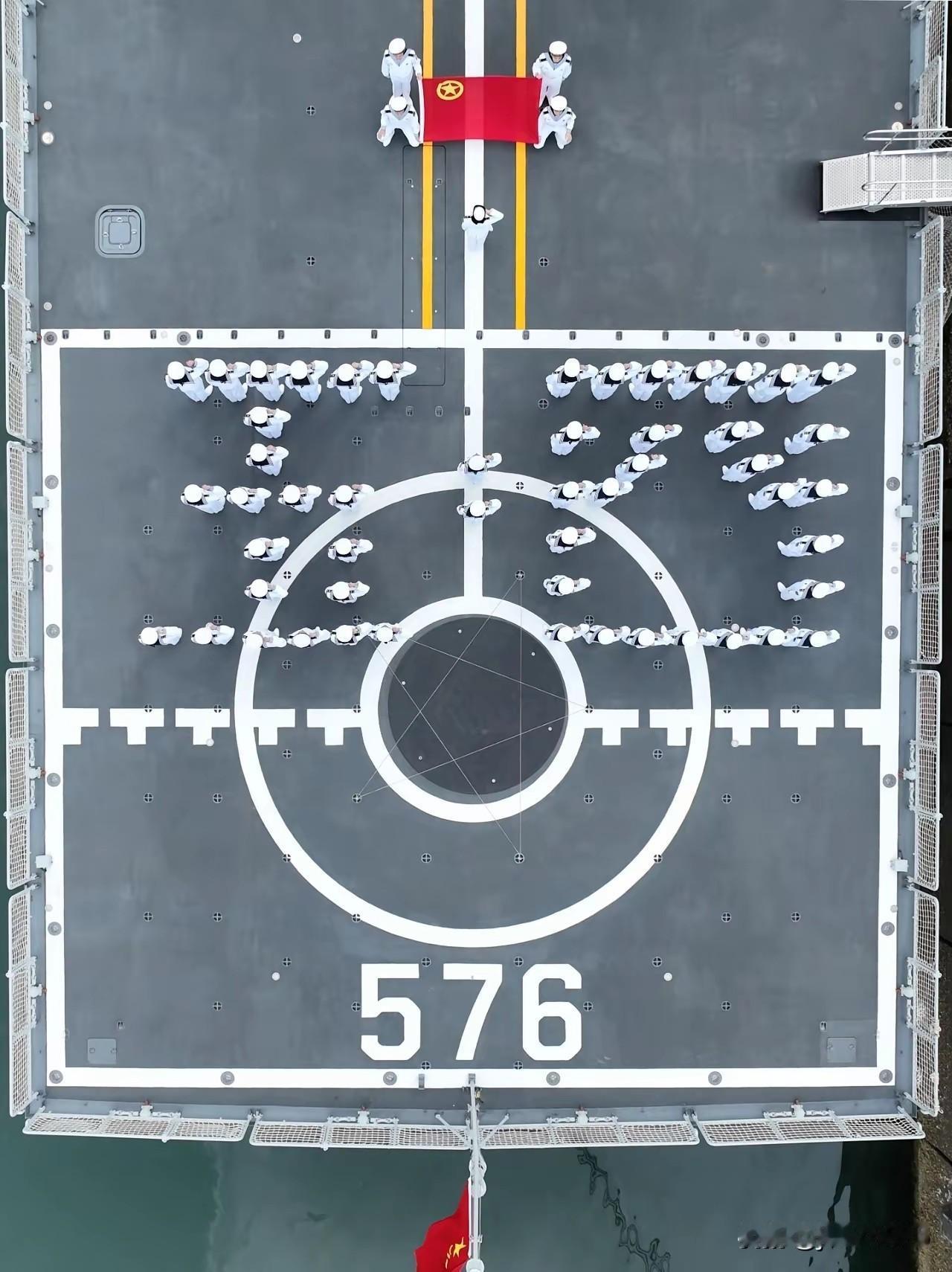 从飞行甲板看054A护卫舰的迭代更新！看几个不同批次的054A型护卫舰，最新的