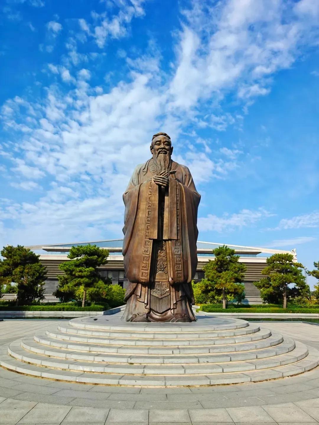 五一期间，各大旅行热门城市人山人海，推荐个小众的旅行宝藏城市——济宁市。济宁市