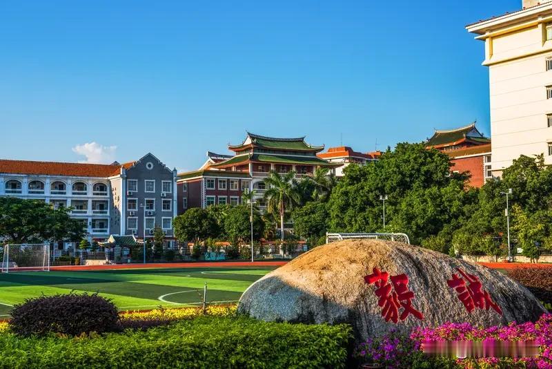 厦门科技中学是福建省一级达标校高中2026年高考成绩：600分以上有27人，
