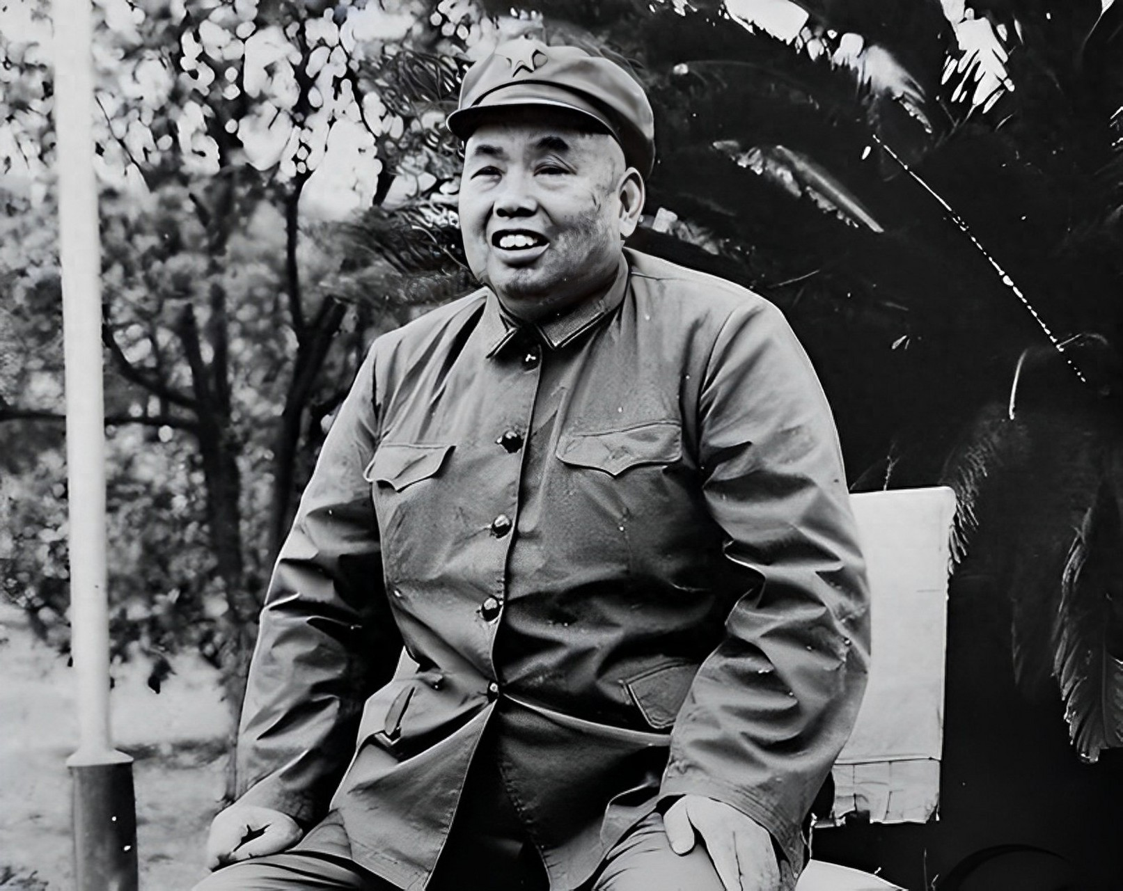 1955年，醉醺醺的许世友，突然接到北京打来的电话，许世友有些不太高兴的说道：“