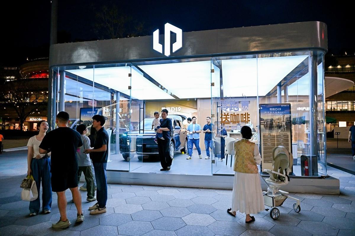 25万级家庭SUV，零跑D19很稳25万级家庭SUV要的不是单点刺激，而是稳。
