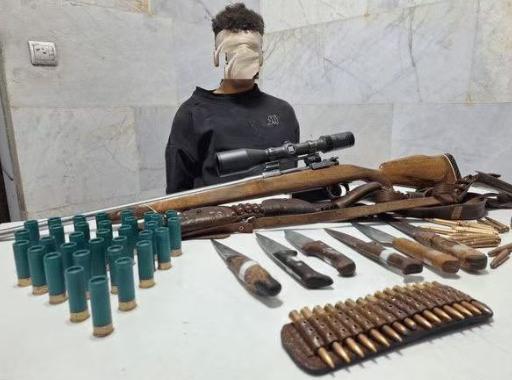 伊朗公开了，指挥骚乱的关键人物，抓获的以色列摩萨德卧底特工。在现场发现了大批狙击