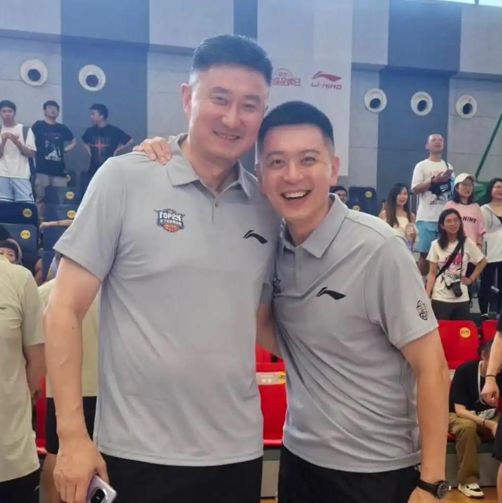 杜锋、杨鸣两位卸任主教练将携手合作解说CBA联赛揭幕战，有没有感到意外？10