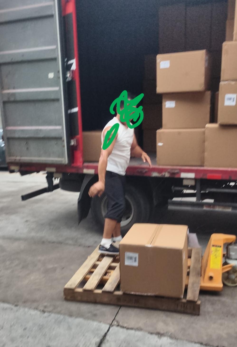 货拉拉司机打电话给客户，说你的货我已帮你拉到目的地了，你安排一下人过来卸货，我还