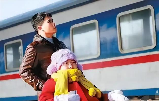 2011年江西，新婚夜前夕，岳母把宾客支走，凑到他耳边说："你丢下她，偷偷走吧。