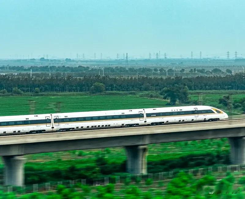 从北京到广西花了10个小时，越南领导人来了趟“沉浸式验货”中国高铁的旅程！越