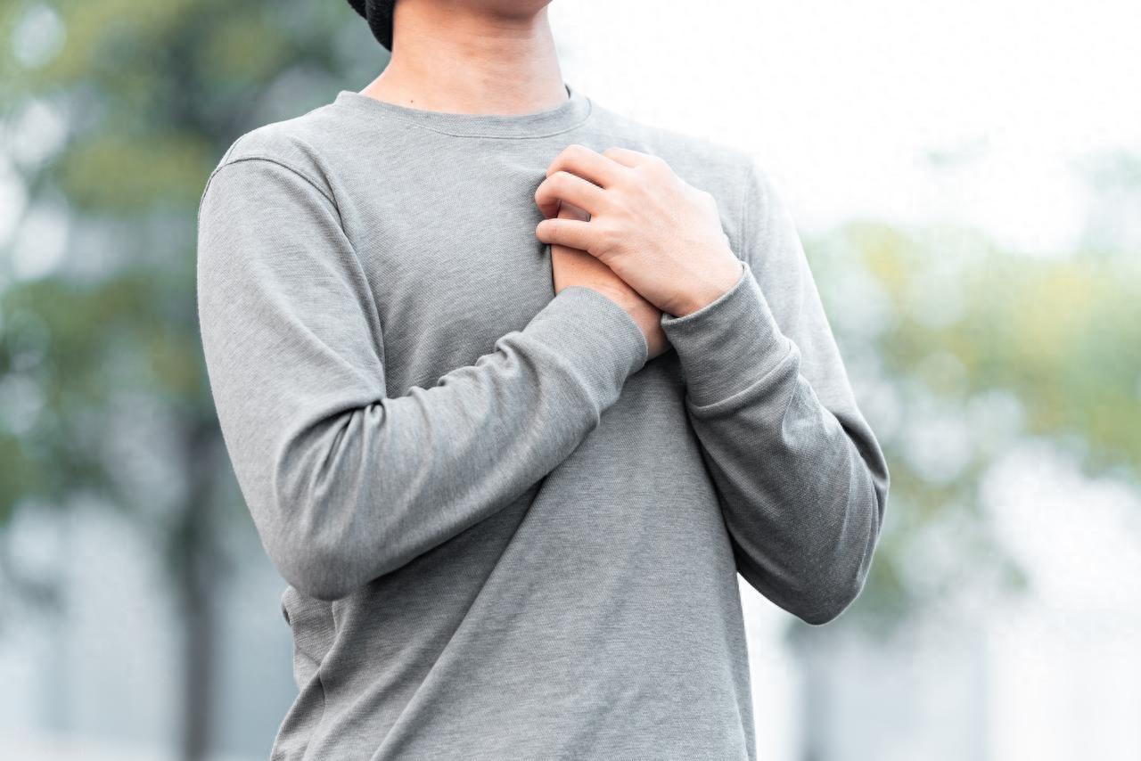 没有胸闷、胸痛，却确诊了冠心病，医生劝告：有4个迹象，别硬扛很多人听到“冠心
