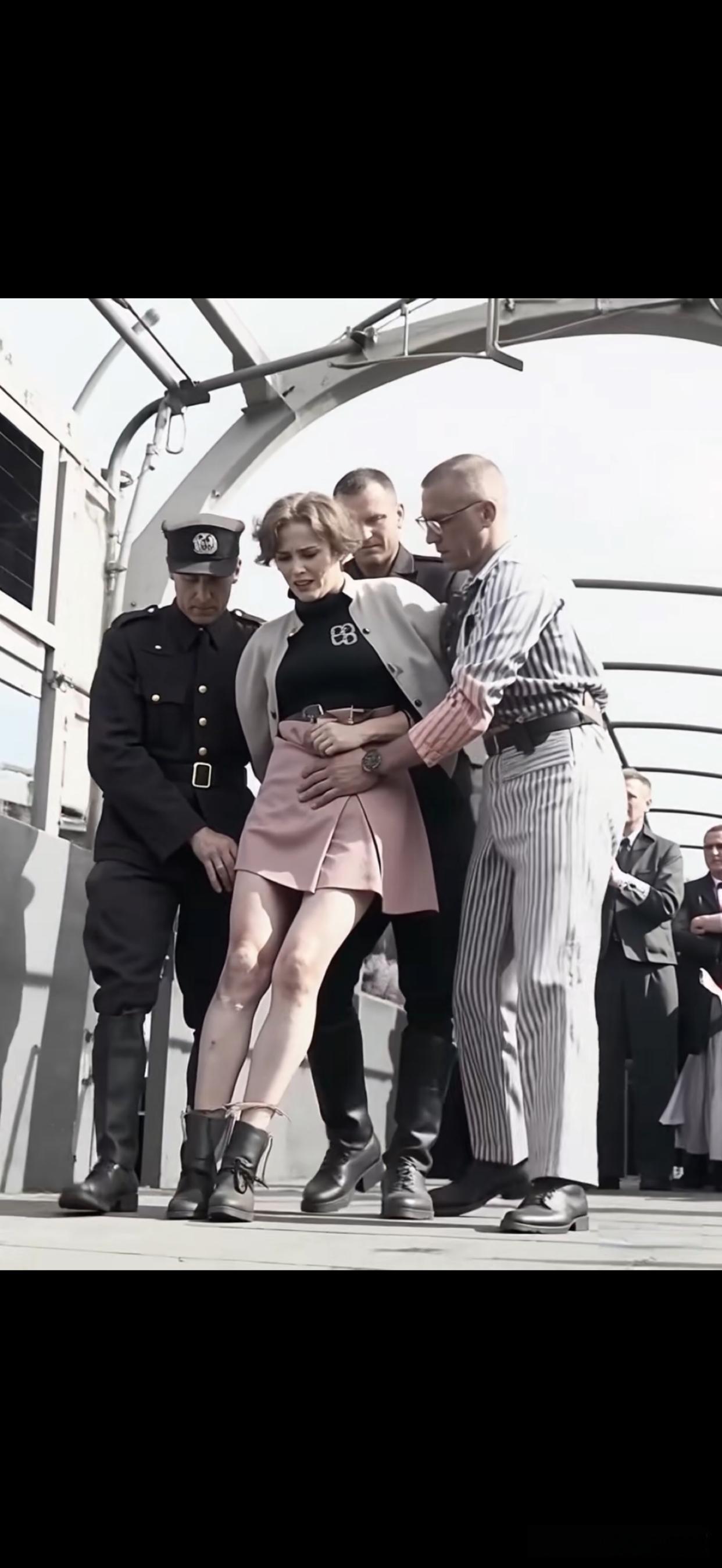 知道这是谁吗？据说是伊丽莎白在她行刑前的照片！