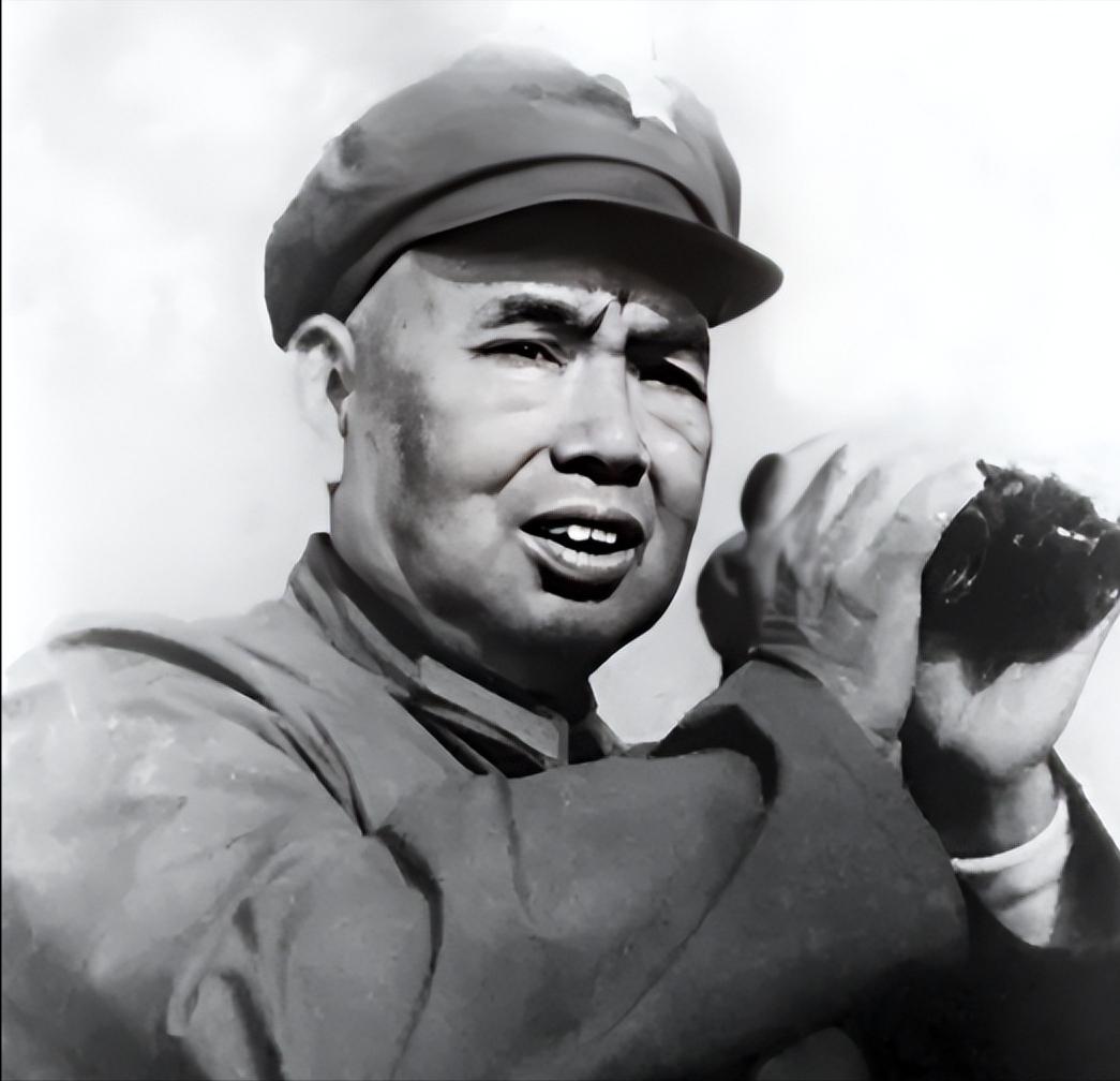 1985年，开国上将许世友在南京逝世，邓小平指示不准开追悼会不许立碑，这