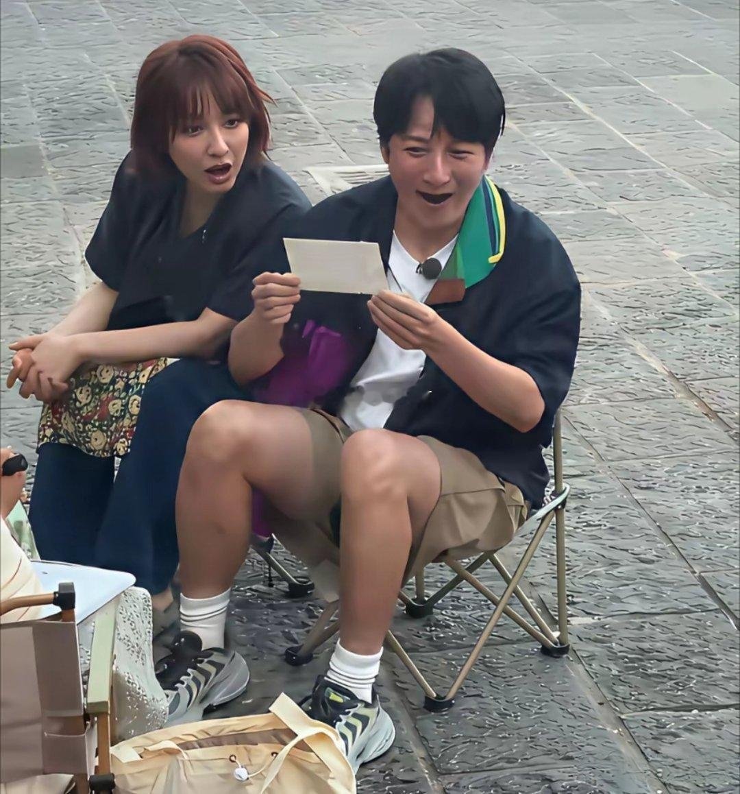 这么看吴昕和李维嘉确实很有兄妹感诶