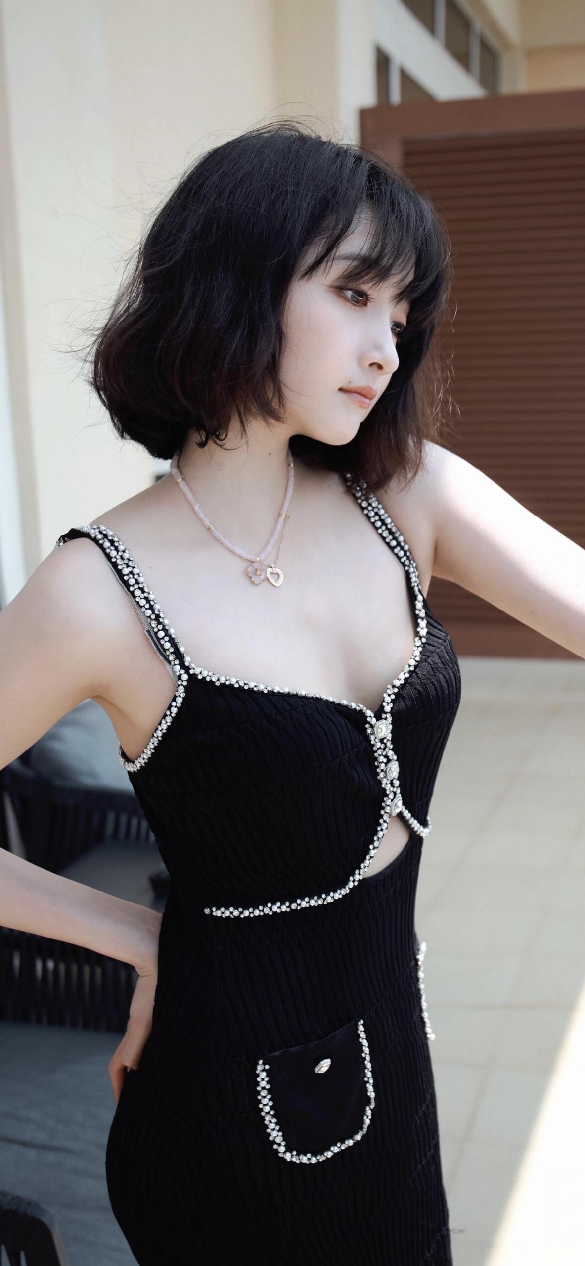美女壁纸-第6360期-关晓彤