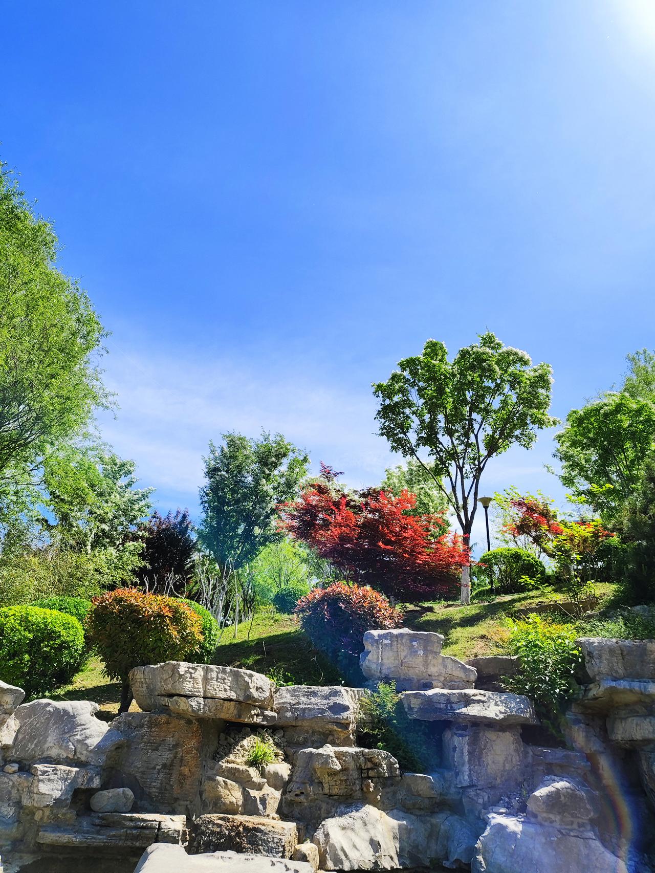 济南孟家水库（龙鼎滨水公园）城市里的世外桃源。为什么这么说呢？因为这里不仅有令人