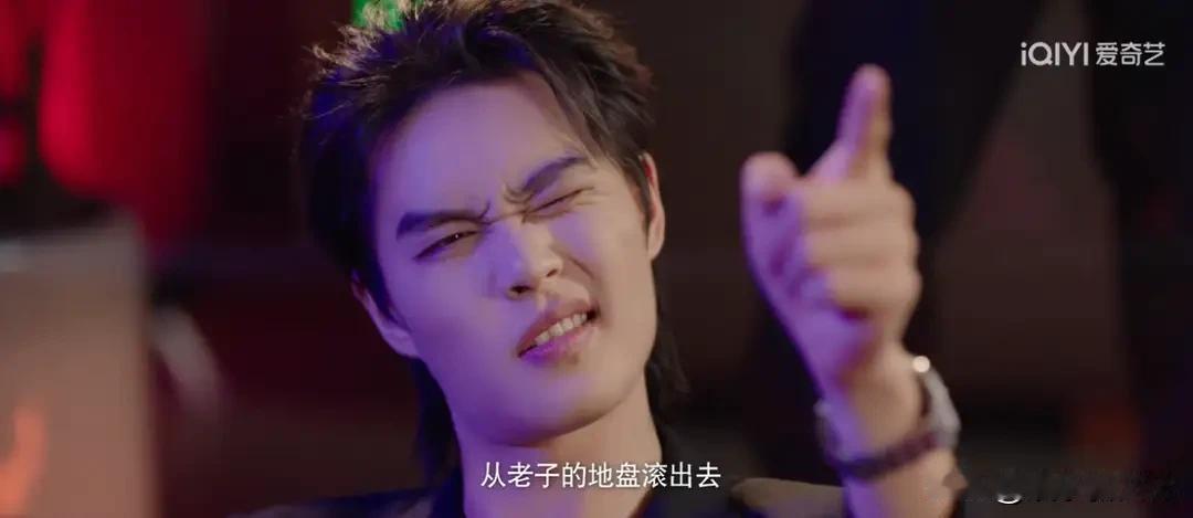 短剧顶流柯淳的新剧《危情逆恋》看了，讲真，短剧演员和长剧演员差别挺明显的。首先