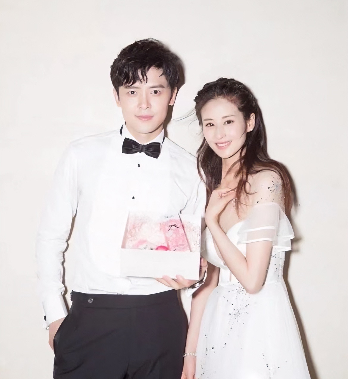 这么聪明的已婚女人不多了。上网又学到了一招。那就是跟着女明星颖儿这样说话，老