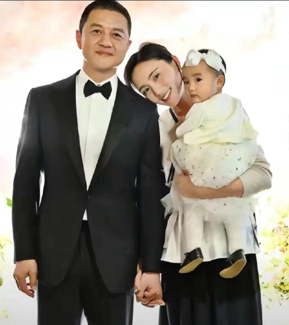 李亚鹏海哈金喜离婚7个月同框！一句话，道尽成年人的体面离婚7个月