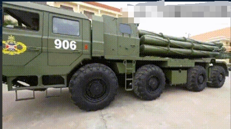 柬泰冲突仍在持续升级，柬埔寨方面已亮出重型武器——A-100远程多管火箭炮。该型