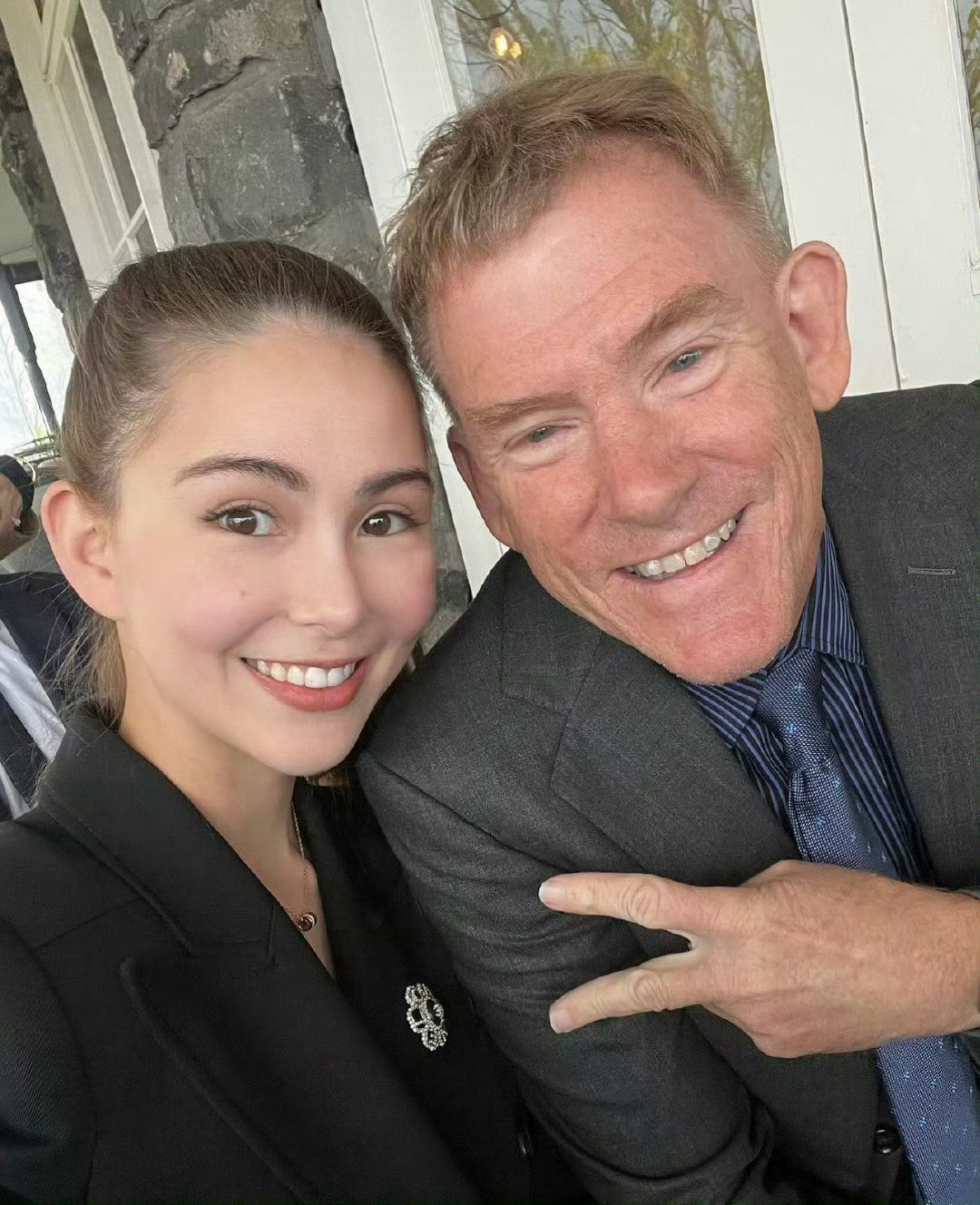 昆凌和爸爸还有爷爷，混血就是漂亮