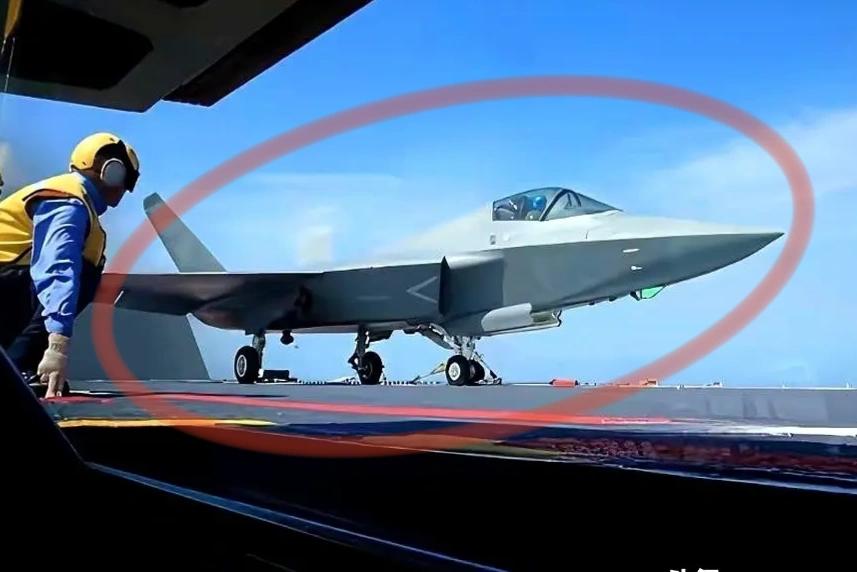 帅就完了，被F35恨的牙痒痒！