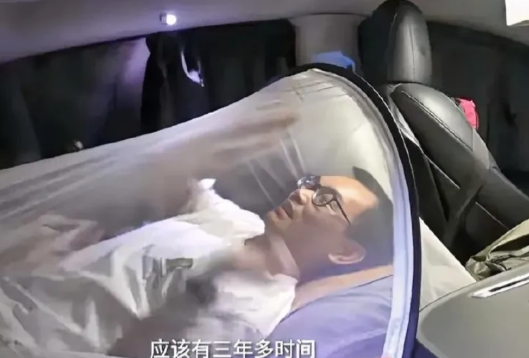 这个男人我真的喷不了一点！