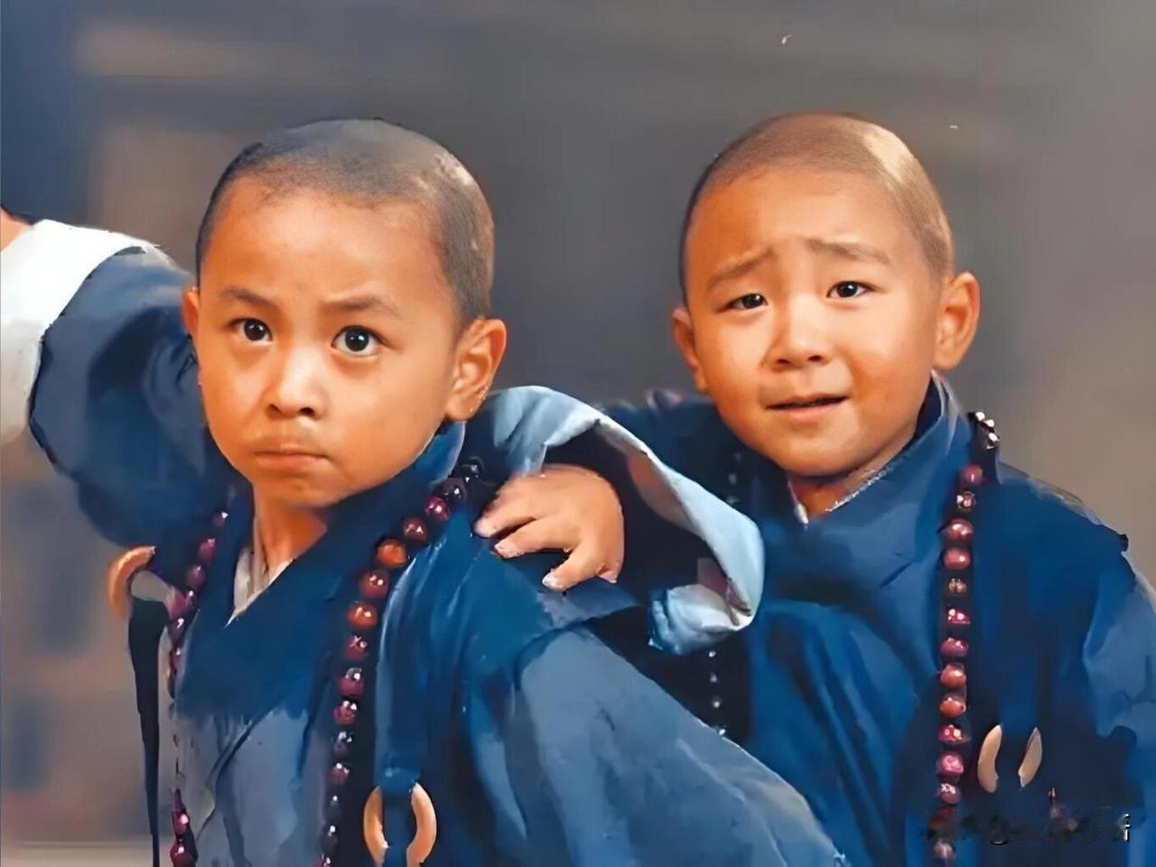 谁还记得释小龙？37岁的他早不是当年叼奶嘴的小和尚了2岁被爹从被窝拎出来扎马