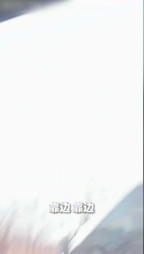 “好家伙！”辽宁大连，交警巡逻途中意外发现一辆核载6人的面包车有些异常，便上前拦