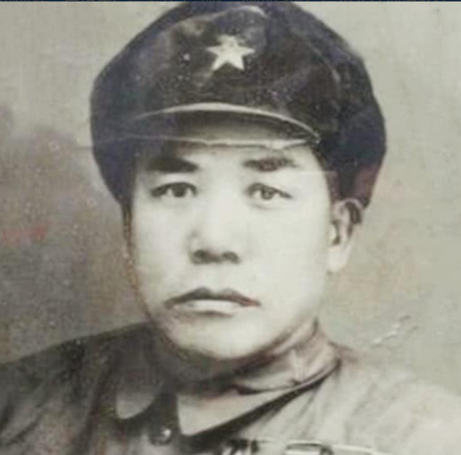 1955年授衔，毛主席看完名单后突然问：“那个一次砍杀27个日军的军中吕布怎么没