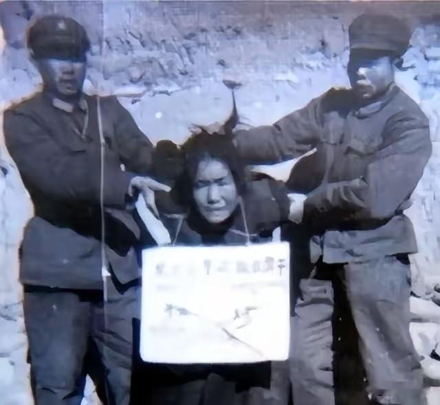 赤列曲珍原本是旧西藏的贵族尼姑，在封建农奴制度下，她习惯了高高在上的生活，视底层