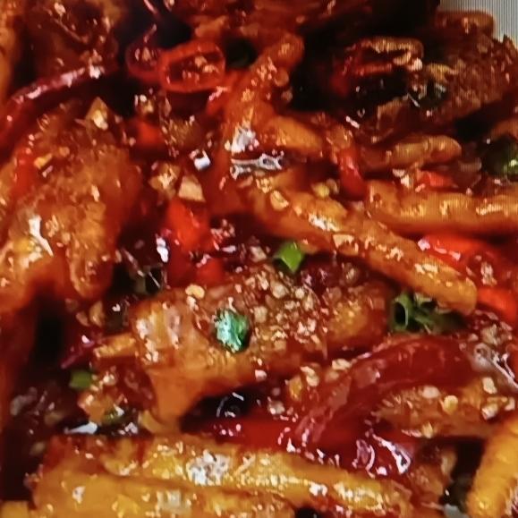 现在年轻人生活和工作压力大，熬夜失眠成了常事，身体也越来越差。很多人会买保健品保