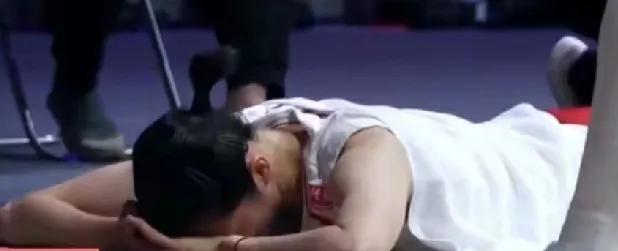 惠若琪针对中国女排丢冠亚锦赛，指出问题：其一，拦网时，应变能力不足，身材高