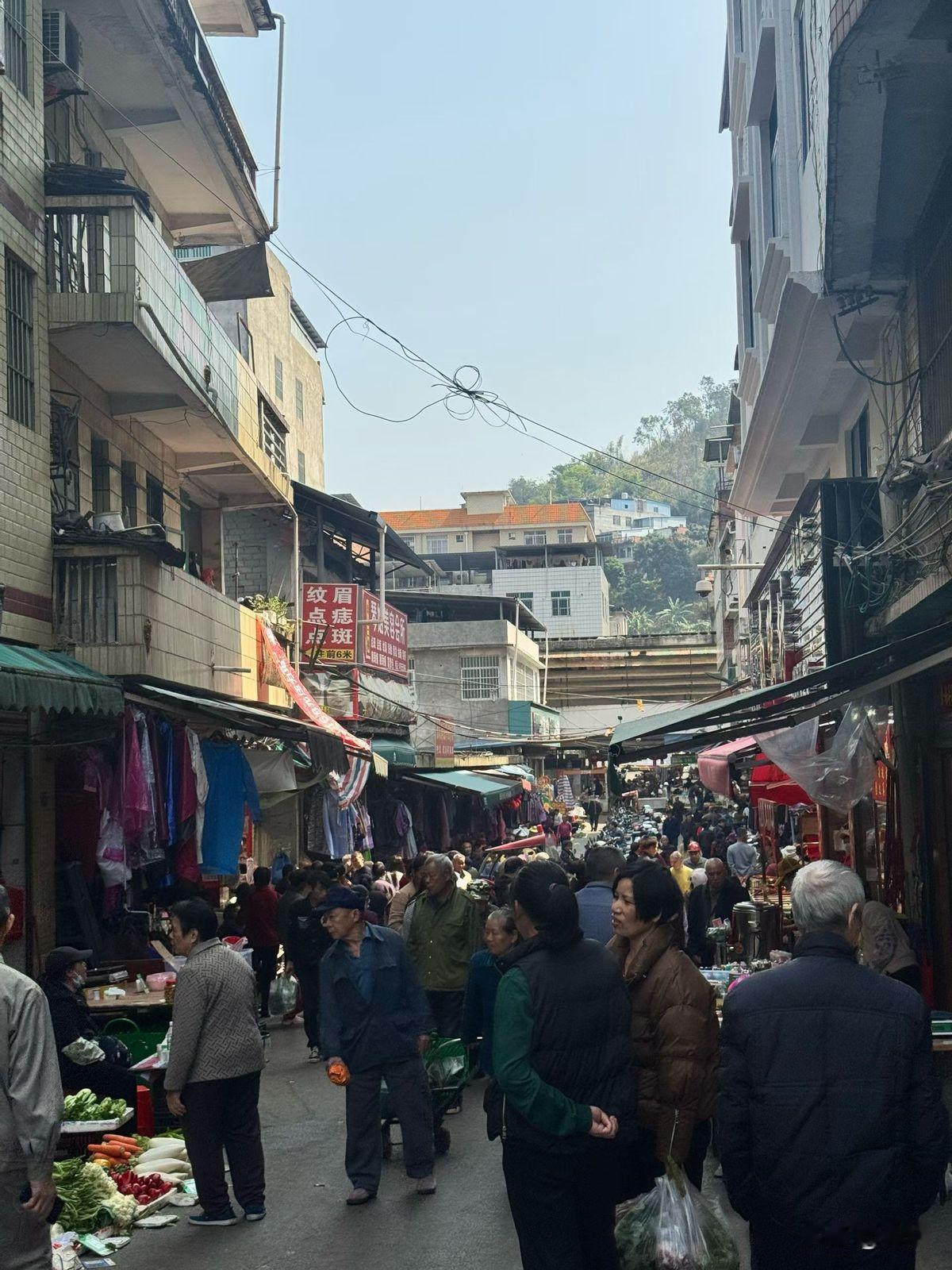妯娌发消息问五一计划，我想都没想就回绝了。上次三天旅游，我付了所有钱——高速费