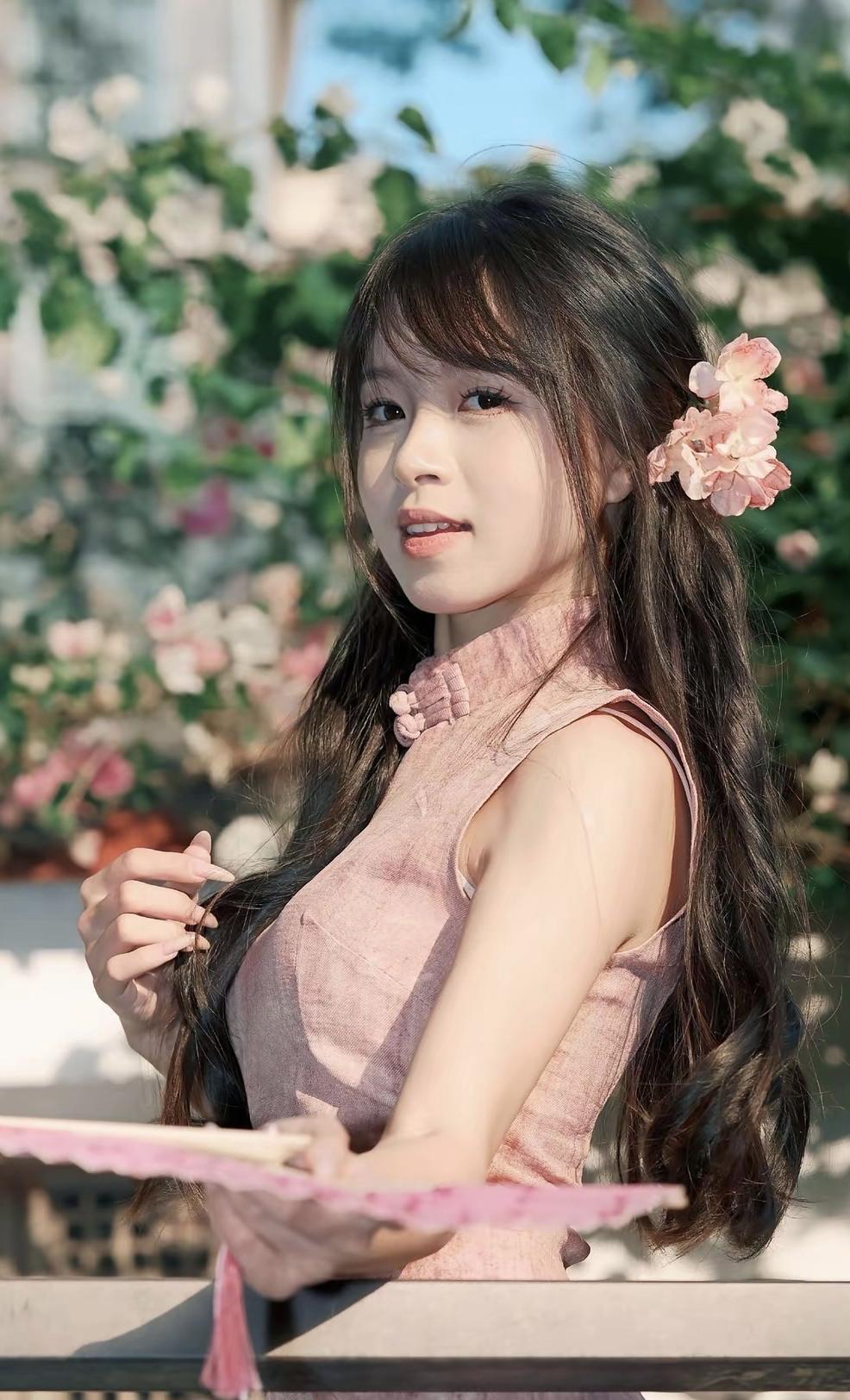你心中的美女啥模样美女一定要漂亮，身材比例好