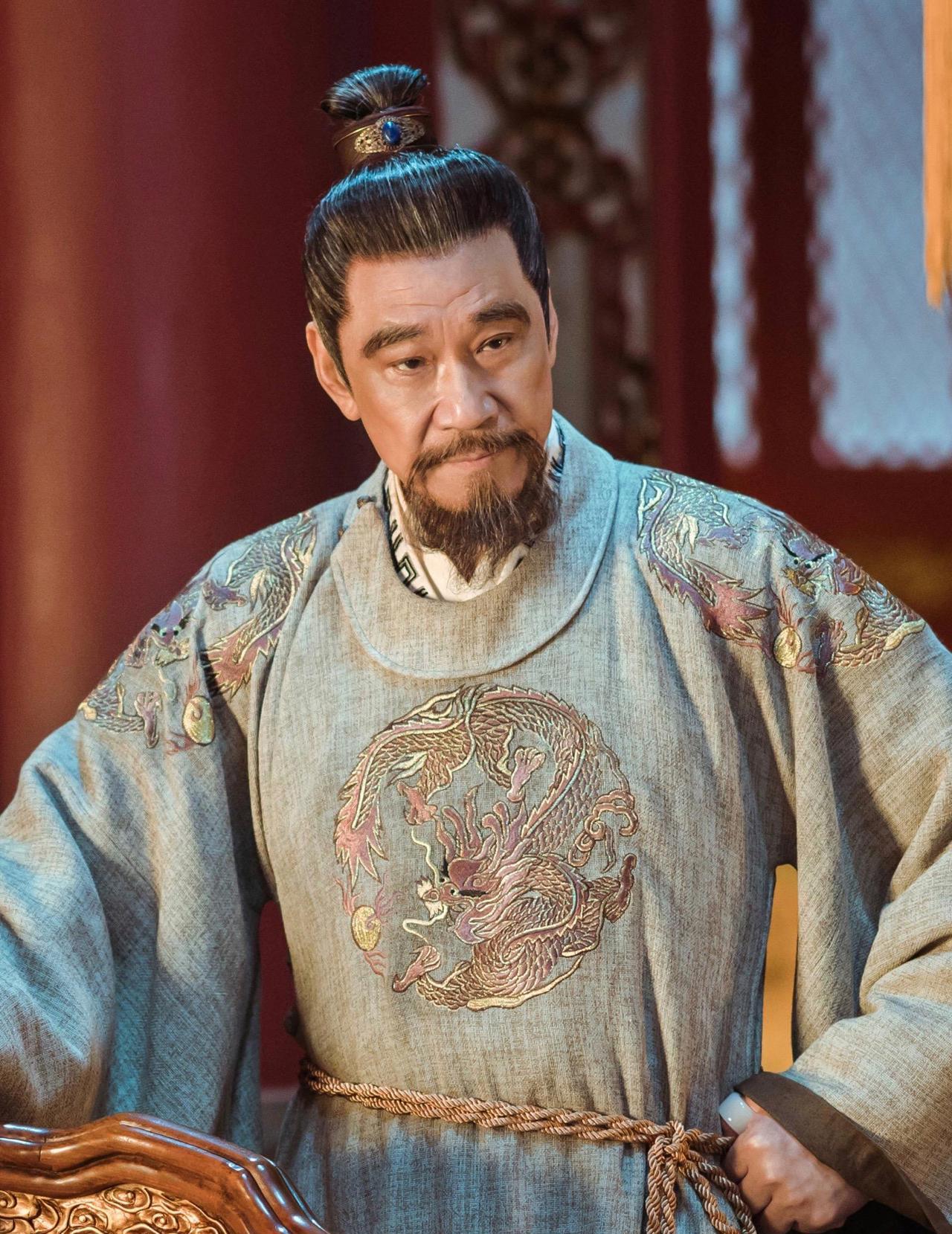 1410年，朱棣北征归来时，宠妃权氏暴毙。朱棣大怒，认为权氏是被人毒杀，在宫中大