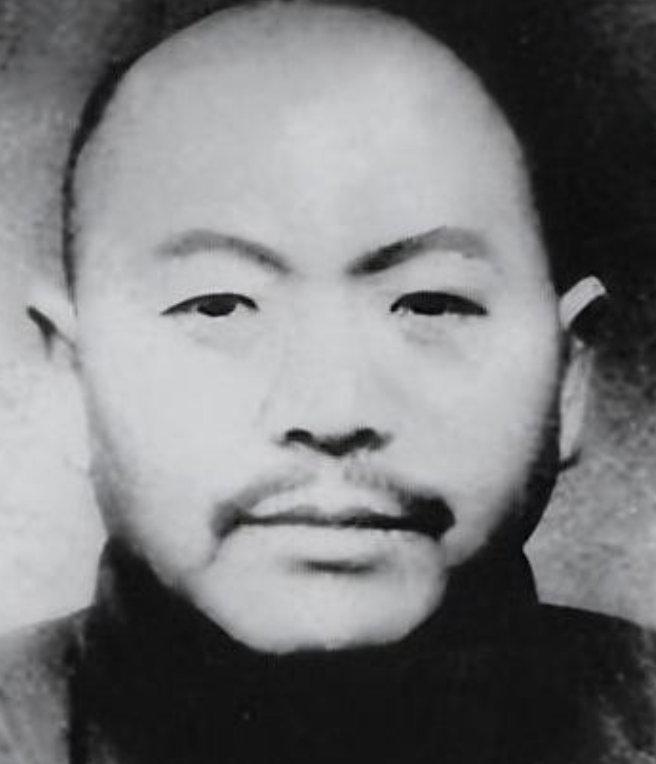 1951年，大汉奸黄标被判死刑，上刑场枪毙时，黄标却悲痛不甘：他每个月给新四军送