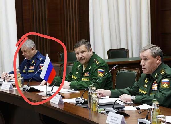 乌克兰特工杀入莫斯科，总情报部门二把手，中将被伏击。杀手的手段非常狠辣，两枪心脏