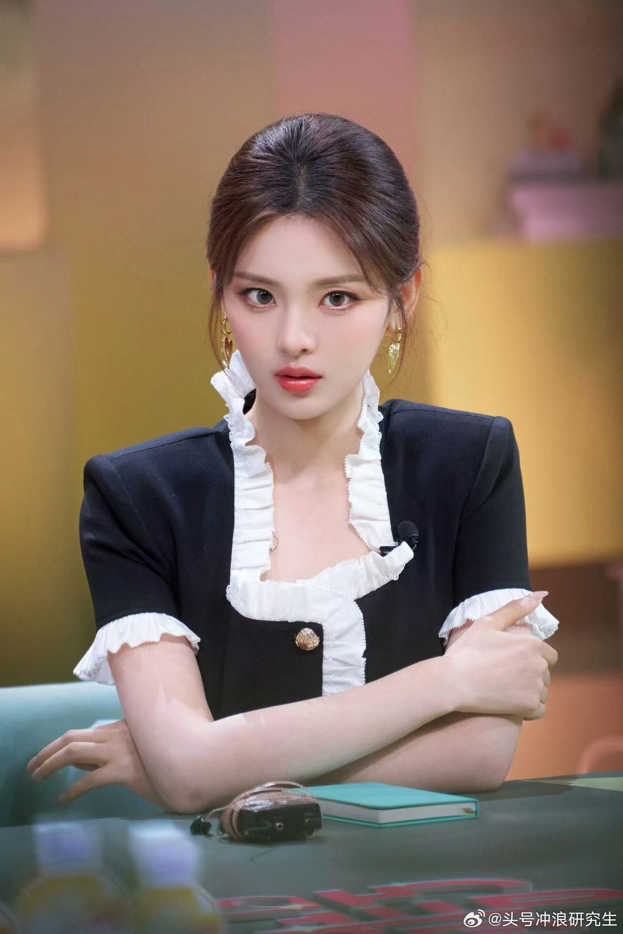 杨超越扑面而来的香味杨超越心动的信号是让我心动对吧心动的信号不断尝试适配不同场