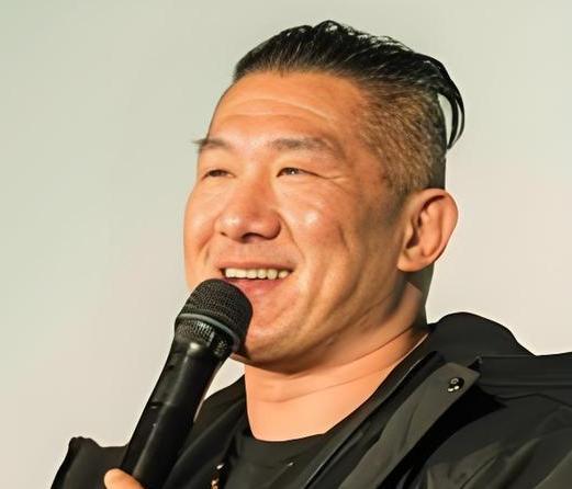 馆长抖音90万粉了！签名从逗趣到“两岸一家”第一晚的签名还在开玩笑，说追