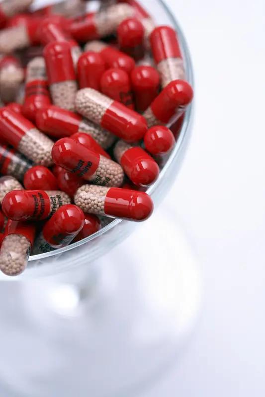 专家：不要盲目相信吃某些药能养肝现在养肝成了全民话题，好多人熬夜、喝酒后，觉得