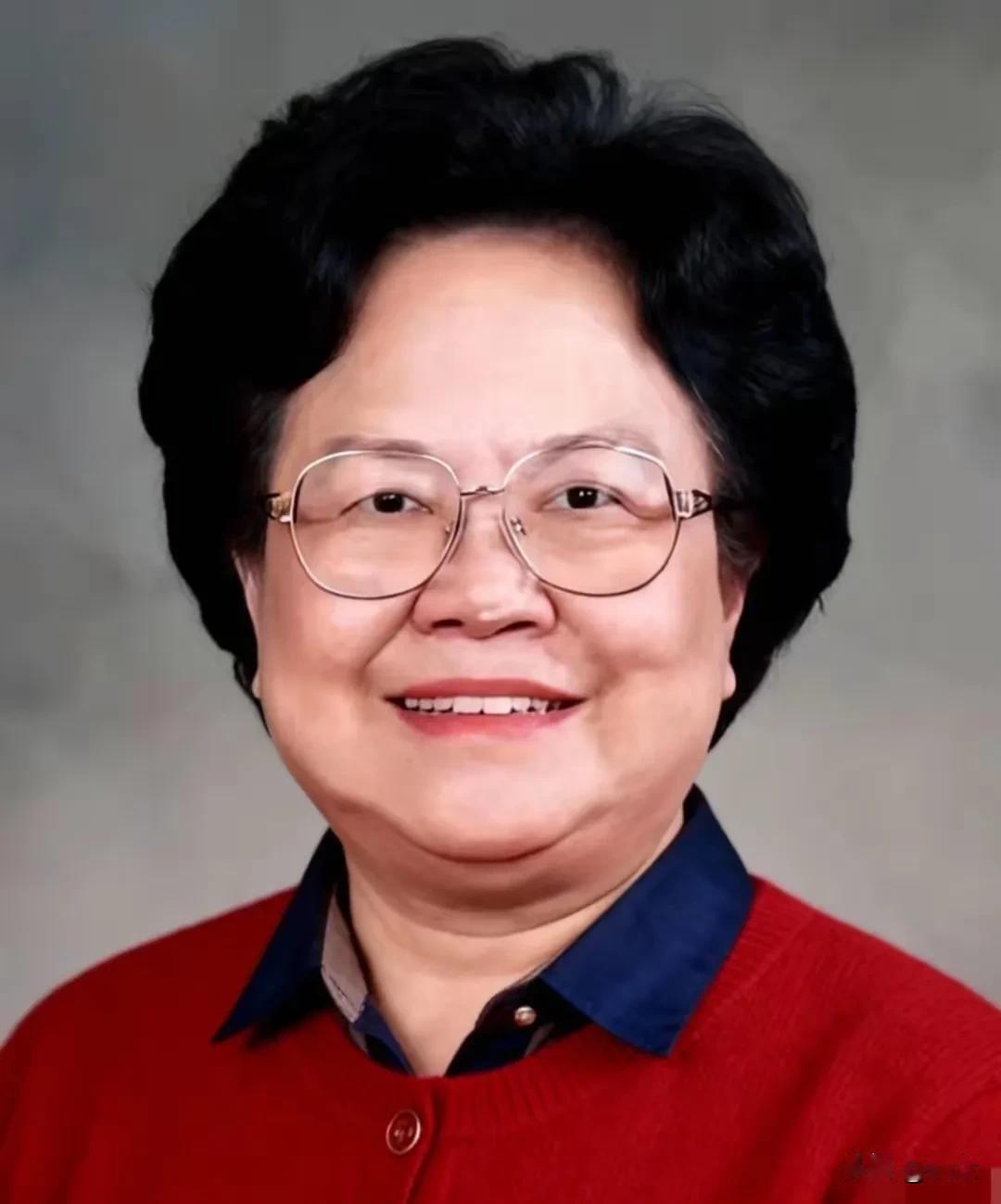 那个被“独生子女光荣证”定义的年代，是她一手推行的。彭珮云走了，享年96岁。