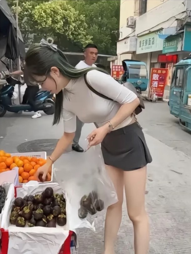 这男的眼神说明了什么.......
