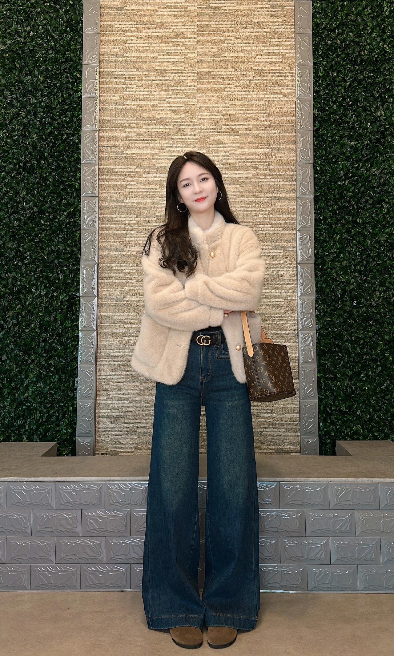 人人都有苦衷事事都有无奈顺境时善待别人逆境时善待自己冬季穿搭过年穿搭微喇