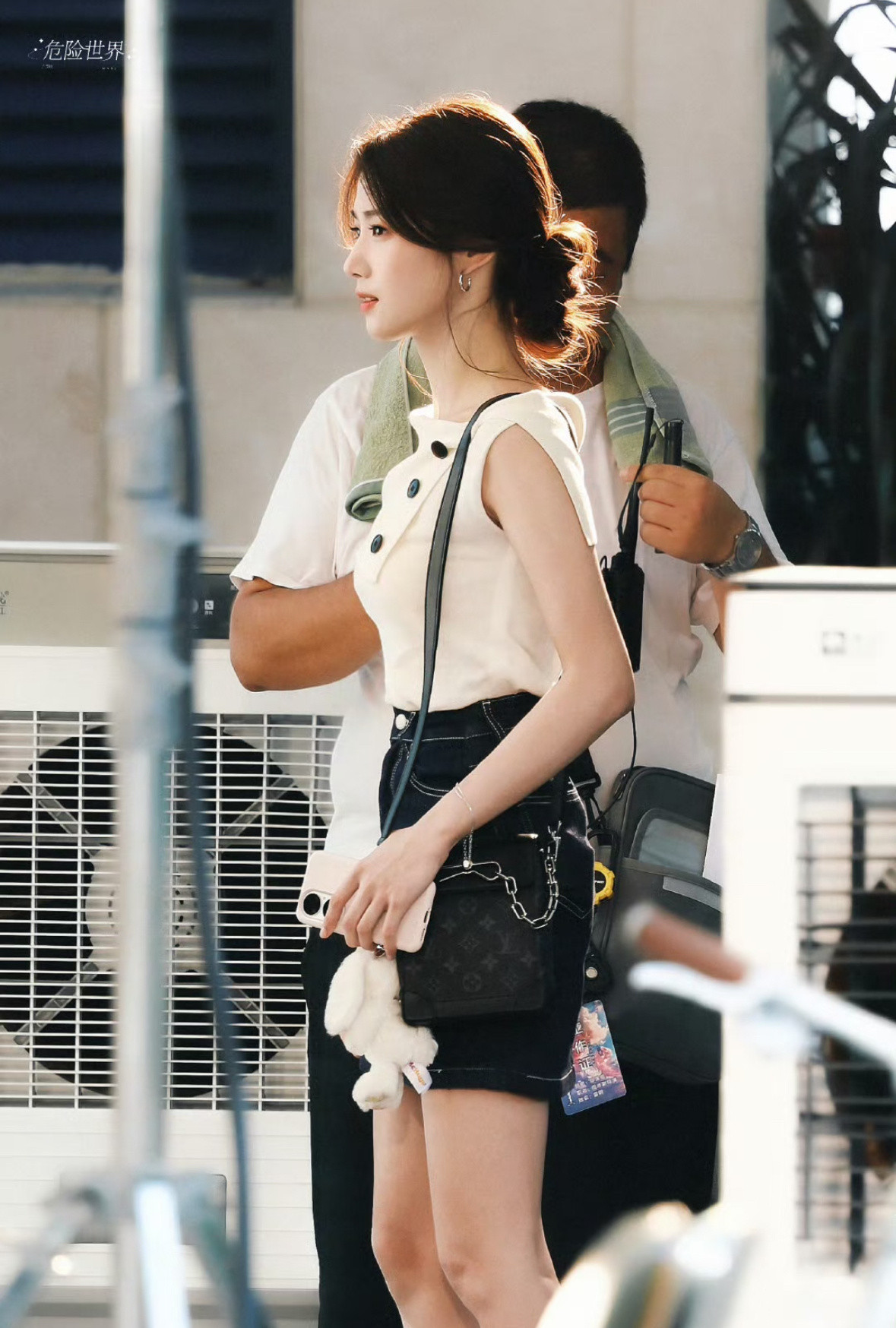 卢昱晓10个月瘦了一大圈卢昱晓用瘦了一大圈太绝了！肩背薄如纸片，四肢纤细有线条感