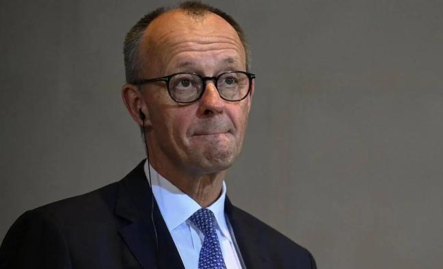 魏德尔当面呛声默茨，一句“你的时代结束了”不只是口水战德国联邦议院的一般性辩论